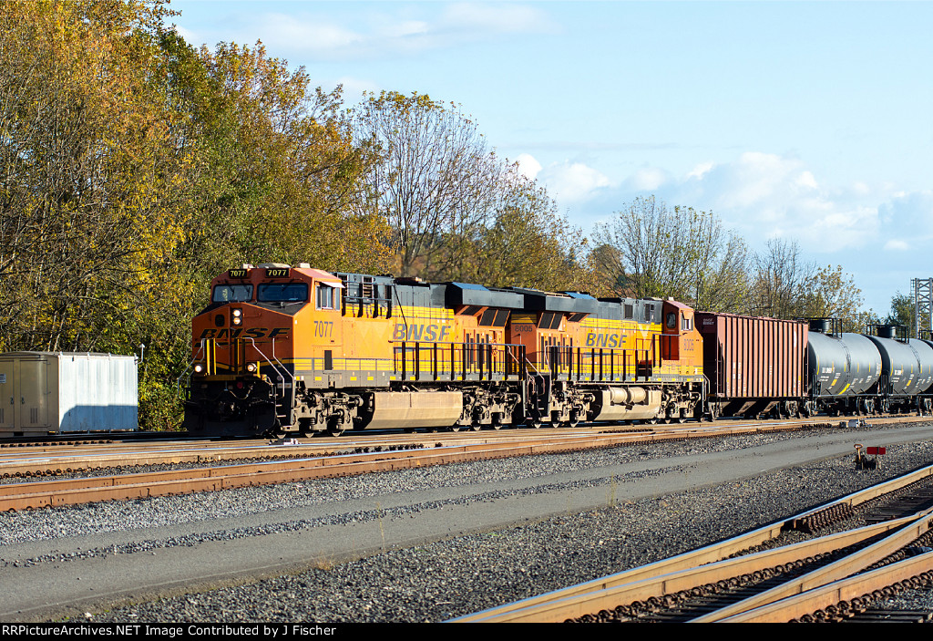 BNSF 7077